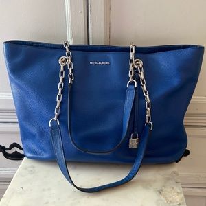 Beautiful blue Michael Kors tote. Loved using this back for work!